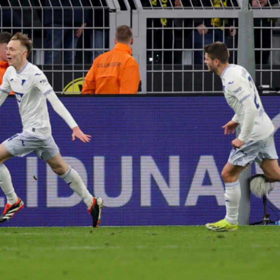 Hofenhajm sa igračem manje do sva tri boda