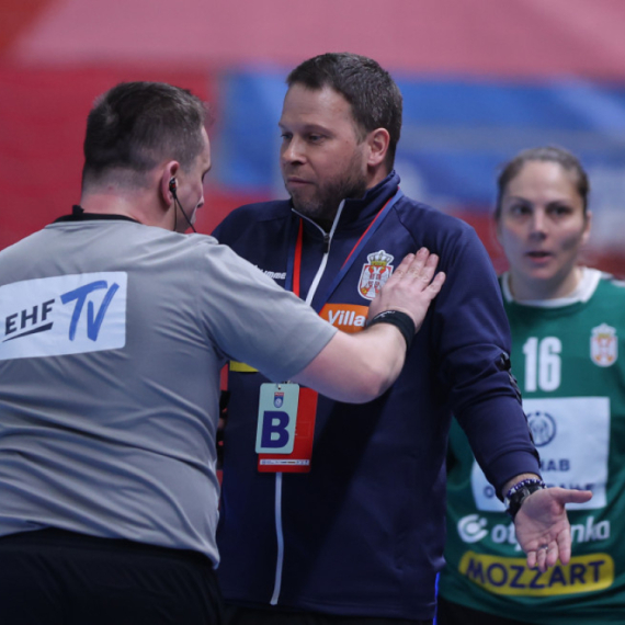 Hrvati "kumovali" porazu rukometašica – Bregar im "aplaudirao"