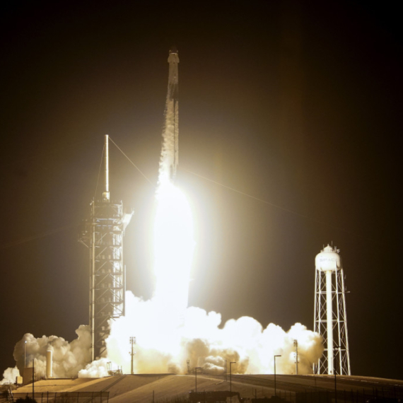 Spejseks uspešno lansirao letelicu