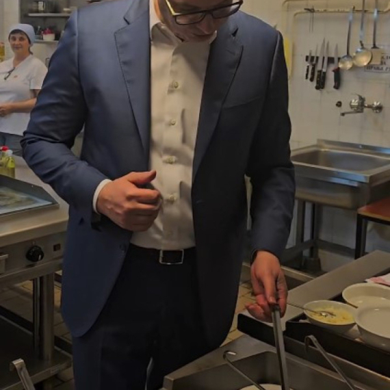 Vučić: Waiting for Godot, I got peas VIDEO