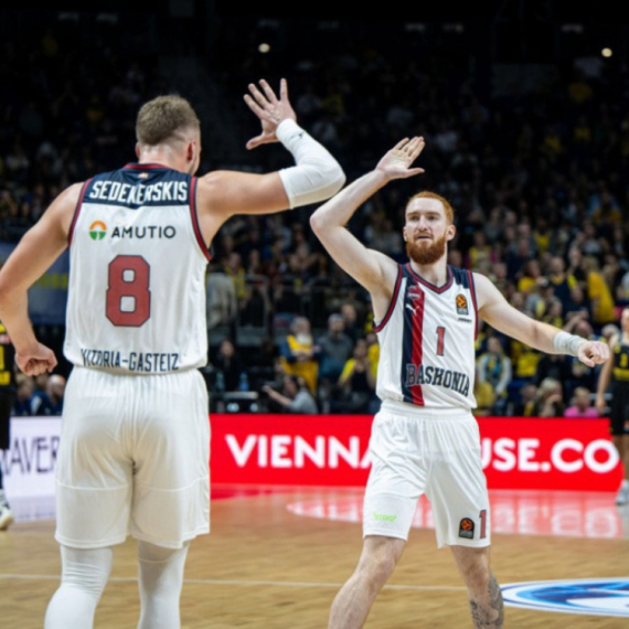 Sedekerskis produžio ugovor sa Baskonijom