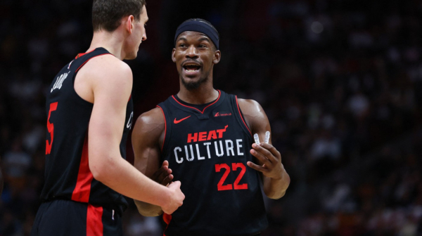 Batler u svlačionici drži sliku Jovića iz Mege VIDEO