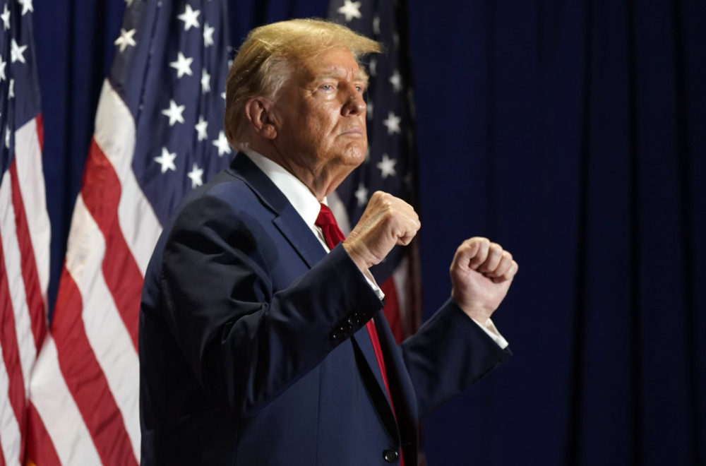 Tramp ispred Bajdena u 6 od 7 "kolebljivih" država