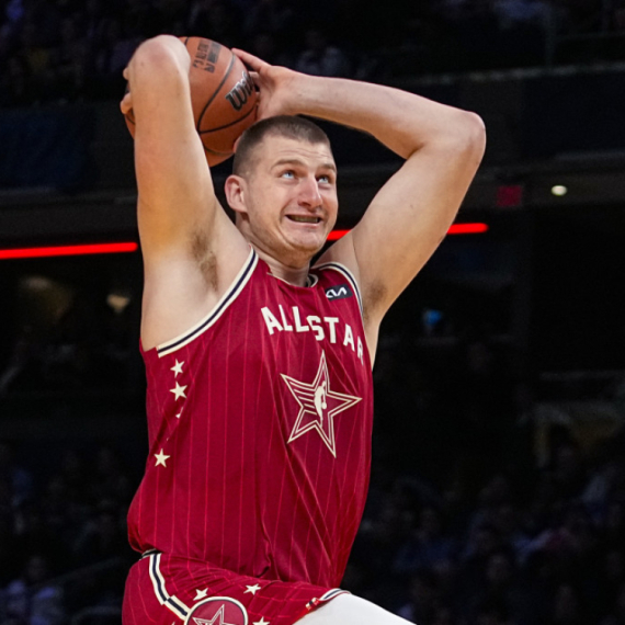 Jokić glavna zvezda "modernog" tima Majkla Džordana VIDEO