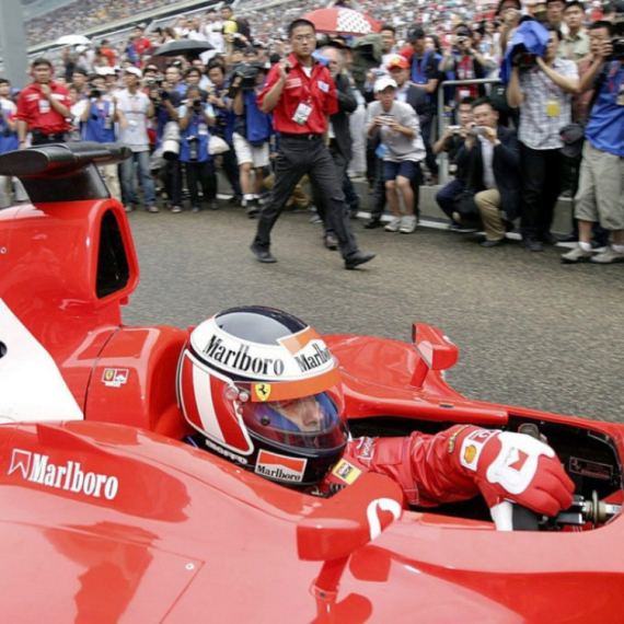 Bivšem vozaču F1 pronaši Ferari posle 28 godina FOTO