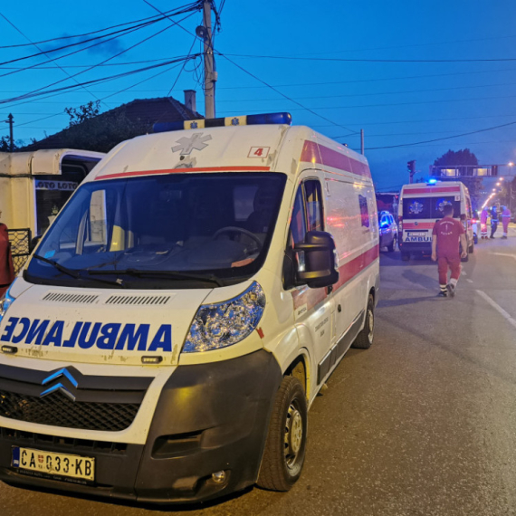 Silovit sudar u Čačku: Povrđena tri muškarca iz vozila i jedan pešak