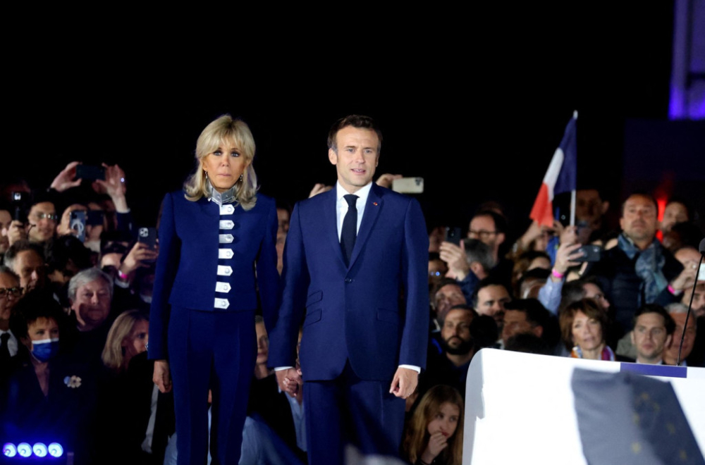 Ispravka: Viralna fotografija na kojoj su navodno Brižit i Emanuel Makron je lažna