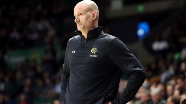 Američki trener "poludeo" – hteo da bije sudiju VIDEO