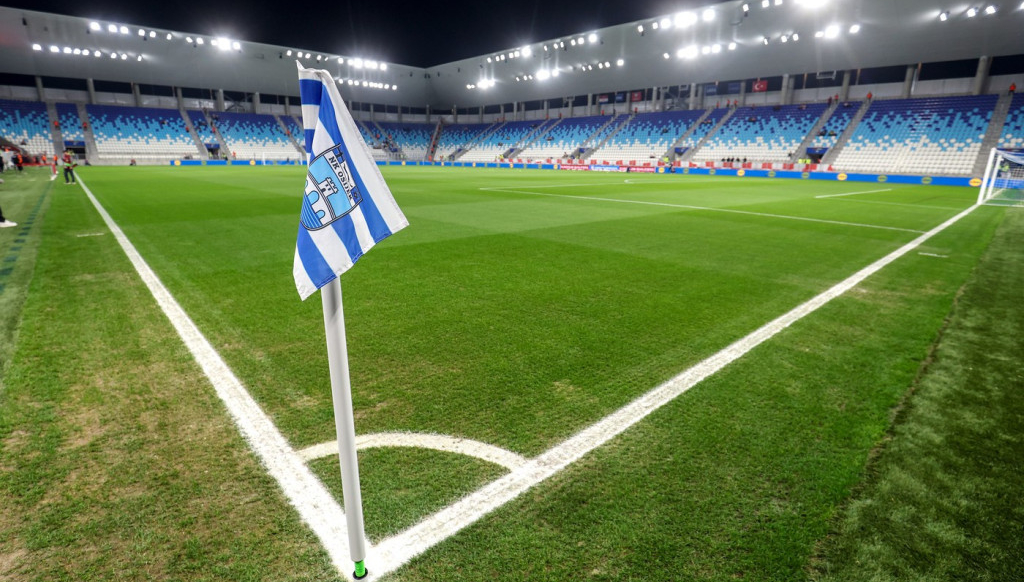 Najmoderniji hrvatski stadion se kruni – komadi betona otpadali tokom derbija VIDEO