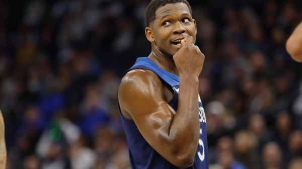 Zvezda Minesote zakasnila na start utakmice VIDEO