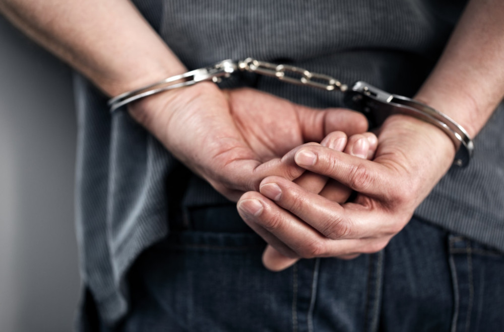 Uhapšen muškarac u Zrenjaninu: Vozio kamion bez dozvole i pod uticajem alkohola