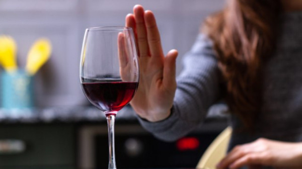 Treći uzročnik raka je alkohol: Srpski lekar upozorio VIDEO/ANKETA