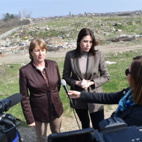 Vujović u Sremskoj Mitrovici obišla zelene projekte za čistiji vazduh