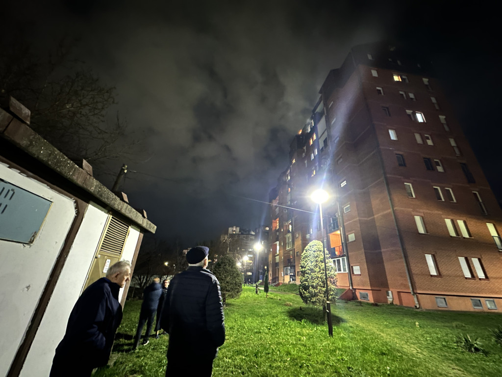 Kraj agonije: Lokalizovan požar u zgradi u Čačku, vatrogasci heroji FOTO