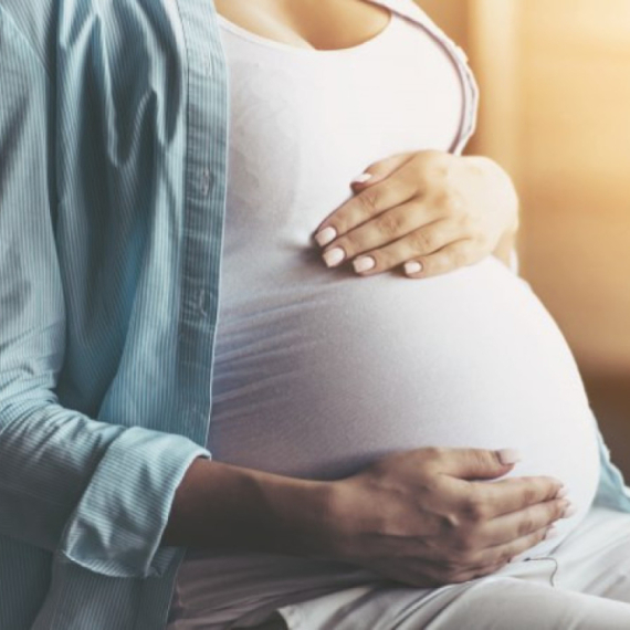 Trudnica pretukla dve babice i čistačicu, razlog je bizaran