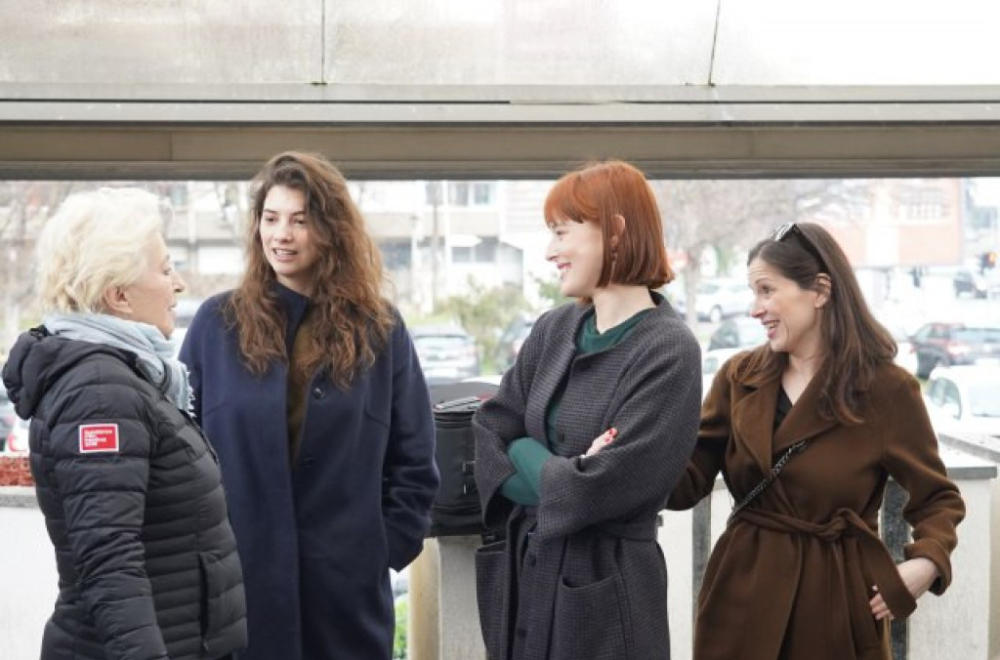 Brojne kolege podržale Anđelu Jovanović ispred suda FOTO