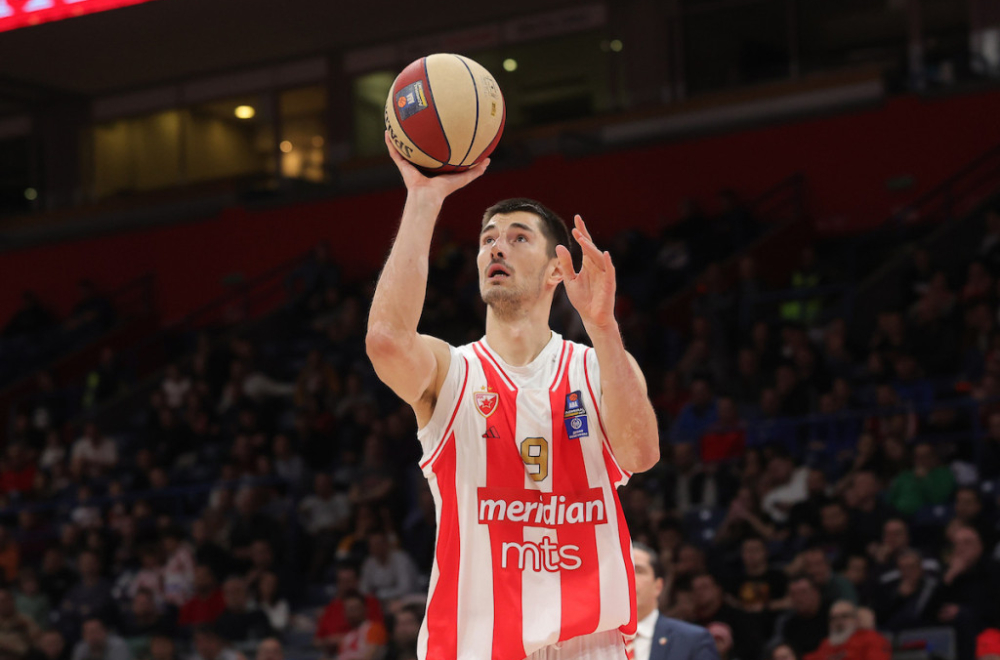 Tenzije u "Pioniru" posle utakmice: Mitrović zaustavio navijača VIDEO