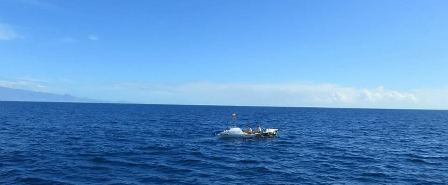 Ana sa još tri devojke preveslala Atlantik: Medeni mesec zamenila avanturom VIDEO