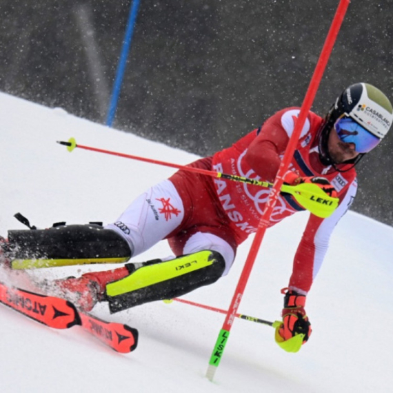Otkazan slalom u Kranjskoj Gori, Feleru mali globus