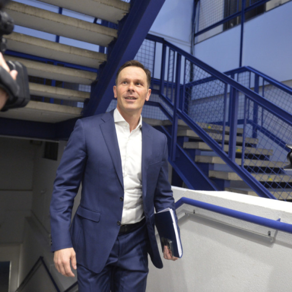 Siniša Mali čestitao vernicima Uskrs