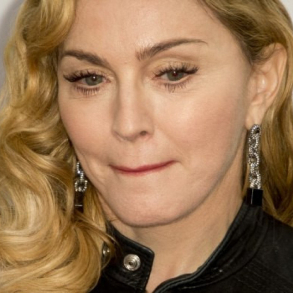 Madona ponovo uznemirila katolike: Da li je ovo moguće FOTO/VIDEO