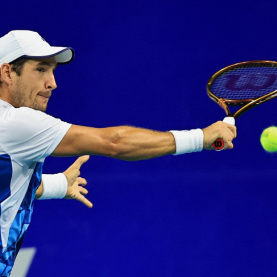 Kiša prekinula Lajovića, Mari prošao dalje