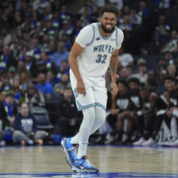 Veliki problem za Minesotu – Karl-Entoni Tauns povredio koleno