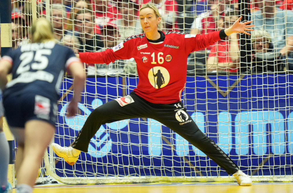 Strašne scene – rukometašica Lunde se srušila na terenu FOTO