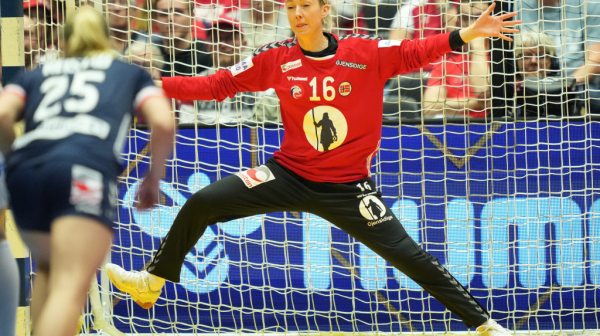 Strašne scene – rukometašica Lunde se srušila na terenu FOTO