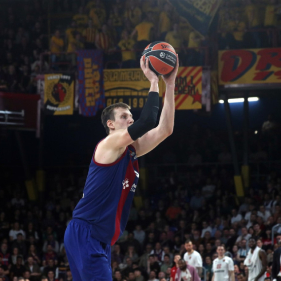 Barselona na pogon Veselog srušila Valensiju – Partizan preuzima plej-in mesto