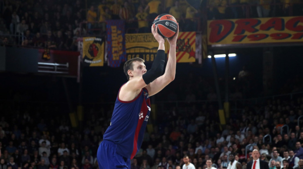 Barselona na pogon Veselog srušila Valensiju – Partizan preuzima plej-in mesto