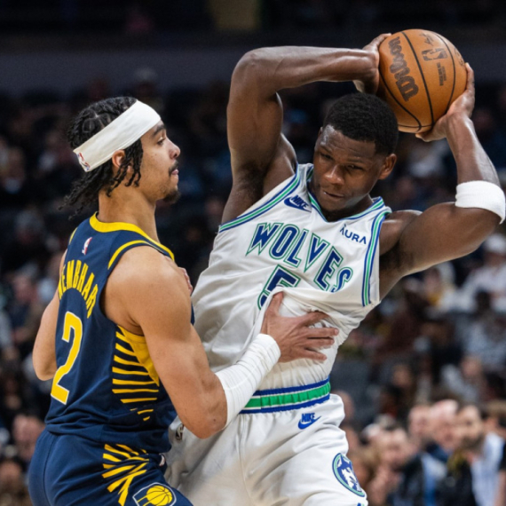 Edvards 44p i blokada sezone za vrh Zapada! VIDEO