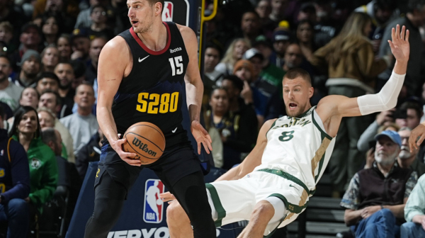 Jokić zabrinuo bandažom, pa isporučio tripl-dabl u trileru protiv Seltiksa