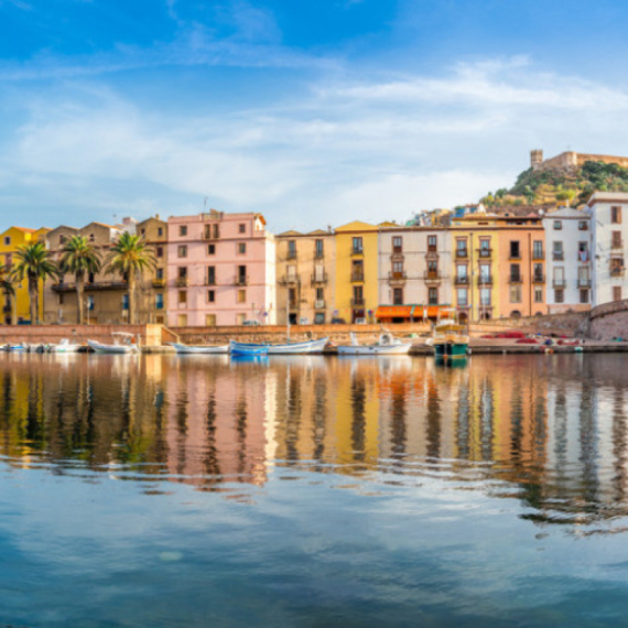 Skriveni dragulj zapadne obale Sardinije: Idealan spoj prošlosti i savremenosti