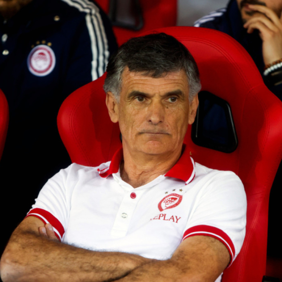 Reakcija Olimpijakosa na debakl u Evropi – produžetak ugovora sa trenerom