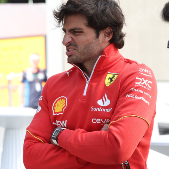 Sajns hitno operisan – preskače trku u Saudijskoj Arabiji