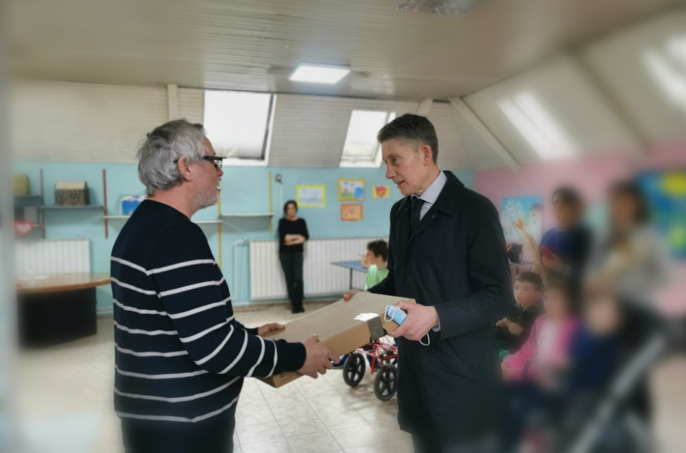 Ministar Martinović Klinici u Sokobanjskoj uručio skromnu donaciju