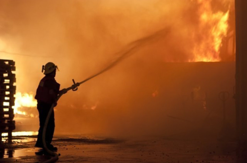 Dim kuljao na sve strane: Požar u Bulevaru kralja Aleksandra VIDEO