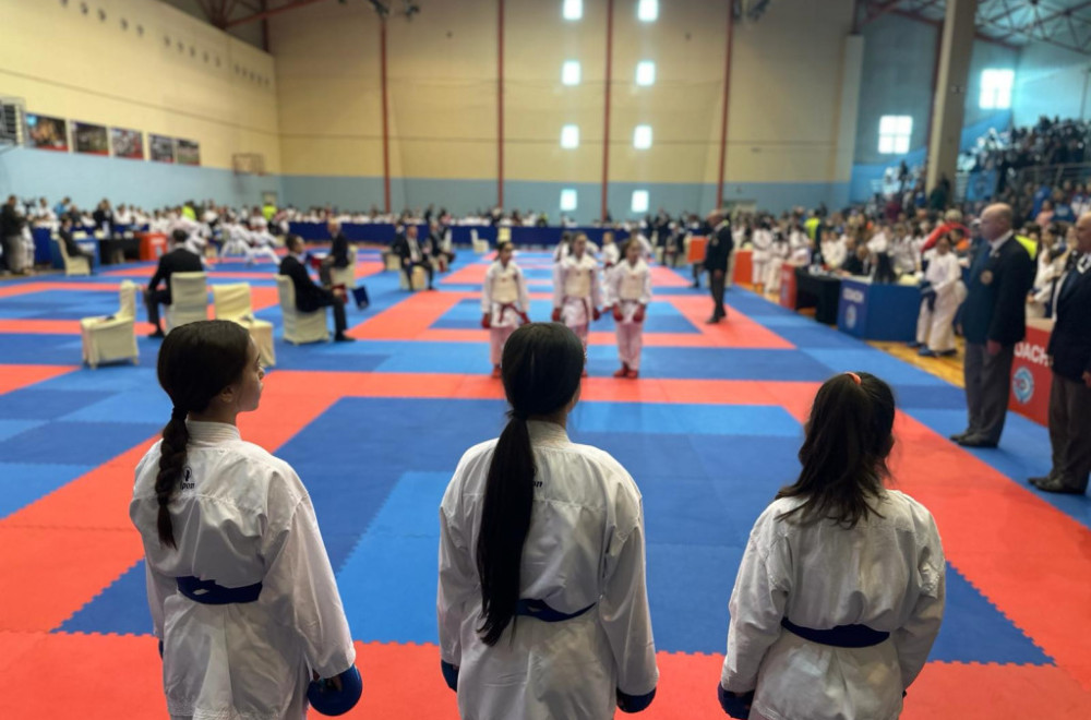 U Čačku se održava međunarodni karate tunir za decu FOTO