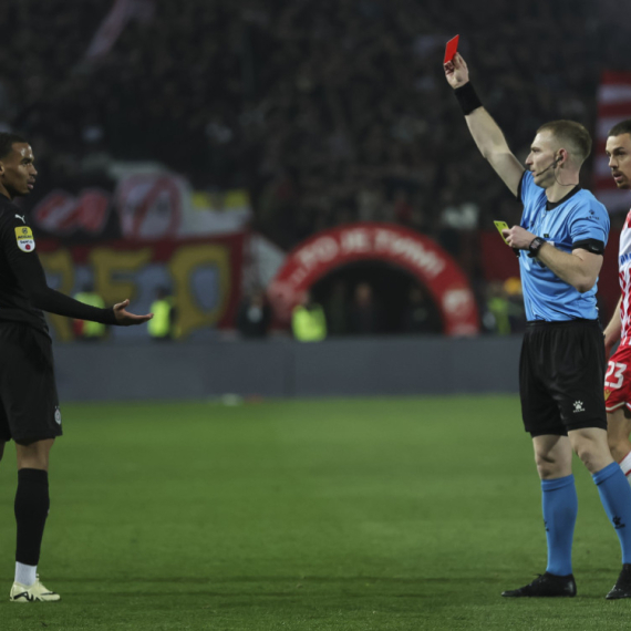 Košmarni derbi Severine – zaradio crveni karton posle 11 minuta na terenu