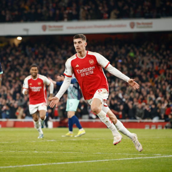 Arsenal pobedio "samo" 2:1 – sa prvog mesta čeka okršaj Sitija i Liverpula