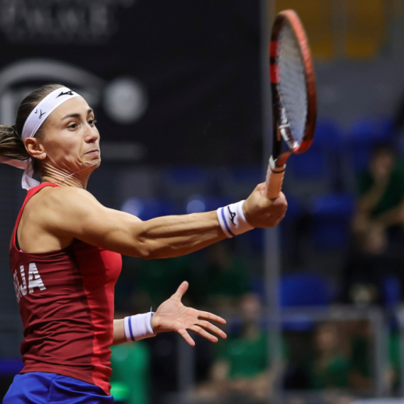 Krunić i Aojama u drugom kolu Indijan Velsa