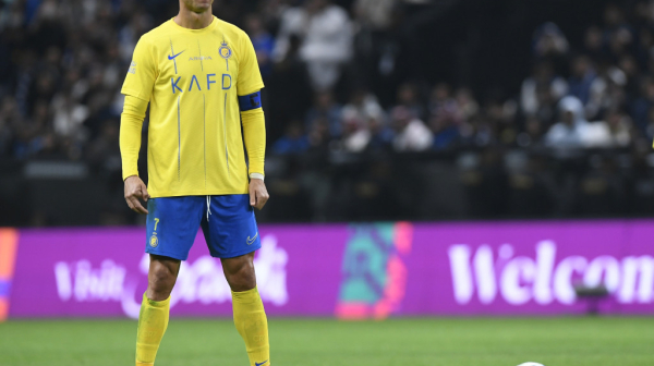 Ronaldo se pravda zbog hvatanja za međunožje: To je normalno u Evropi