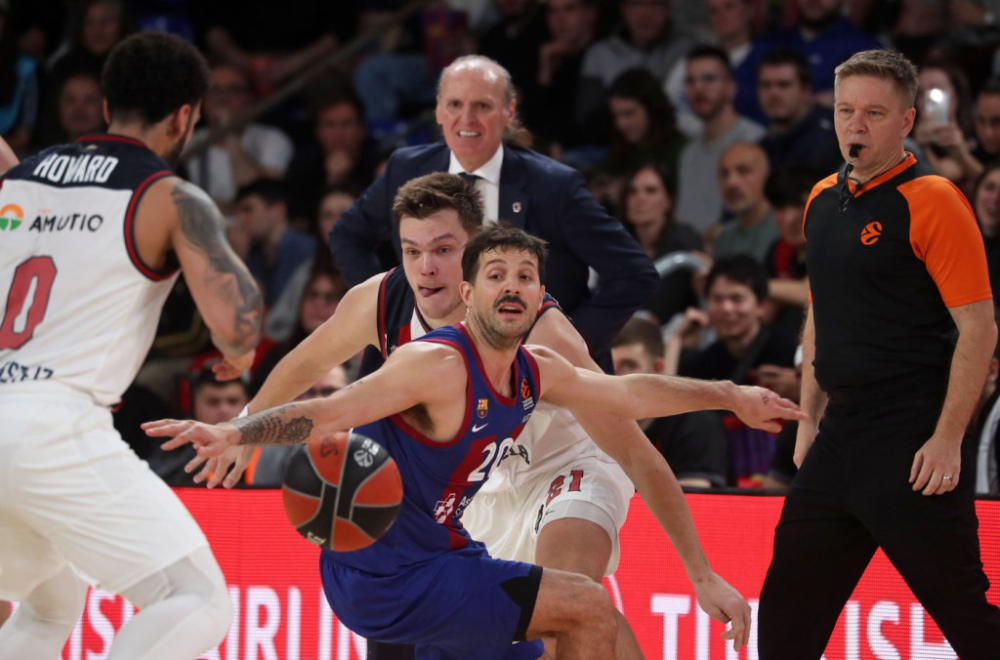 Izbegnuta tragedija – pao reflektor na utakmici Baskonije i Barselone VIDEO