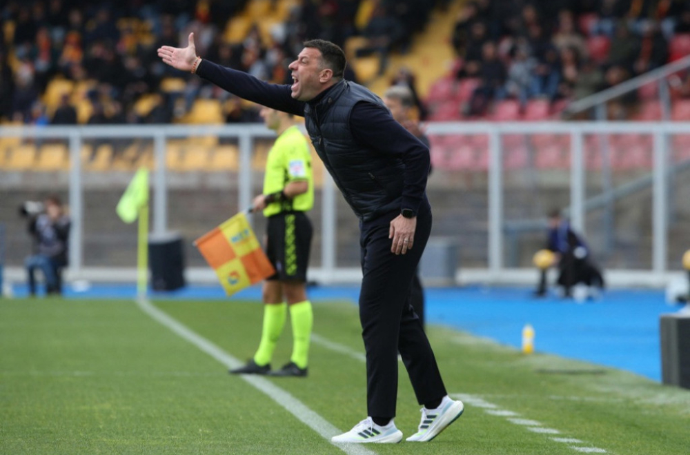 Skandal u Seriji A – trener Lečea glavom udario fudbalera Verone VIDEO