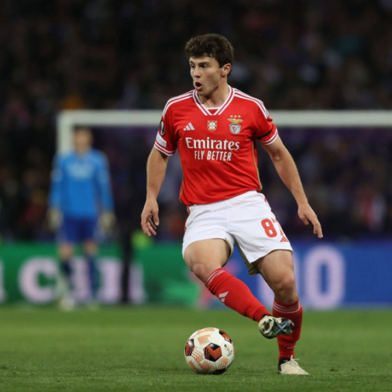 Junajted spremio 100 miliona za vezistu