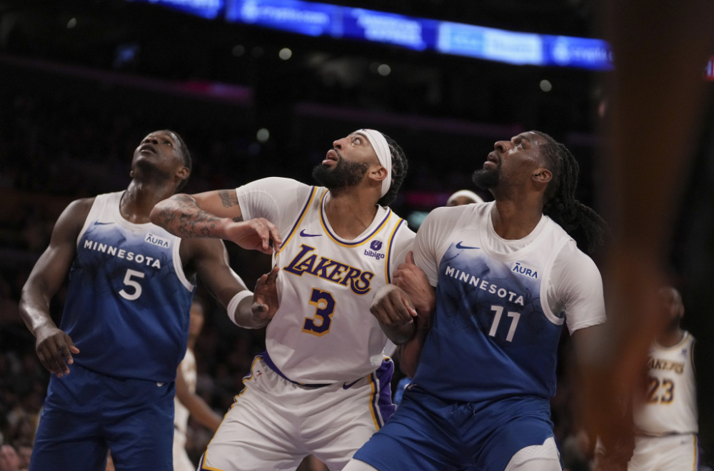 Dejvis učinkom za istoriju razbio Minesotu, vratio se i Lebron VIDEO