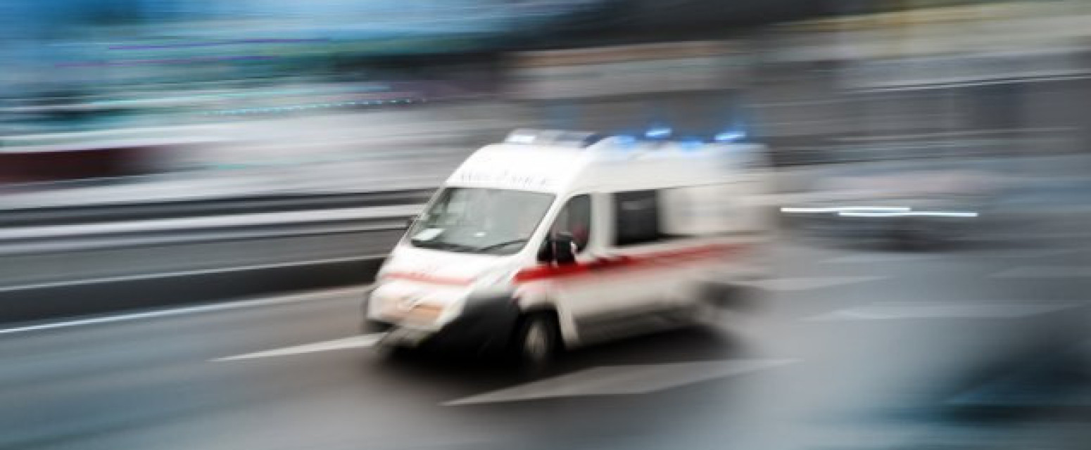 Devojčicu udario automobil na Dorćolu, hitno prevezena u Tiršovu