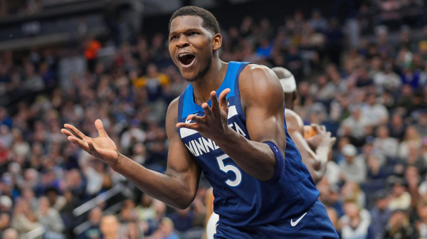 Edvards opleo po sudijama: Jedan igrač šutira više penala nego ceo naš tim