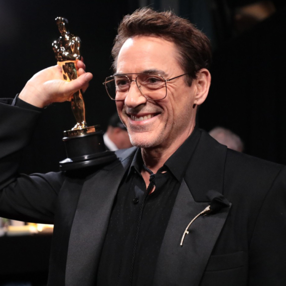 Voditelj ismejao Roberta Daunija: "Je li to neki narkomanski pokret?" VIDEO